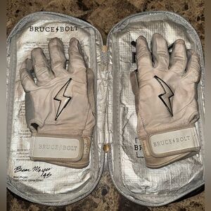 Bruce Bolt Men’s Batting Gloves